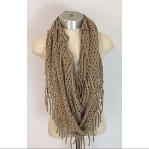 ✨ MAKE OFFER ✨ KNITTED INFINITY SCARF